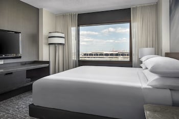 Premium bedding, down duvet, pillow top beds, desk