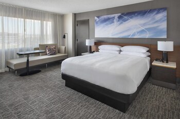 Premium bedding, down duvet, pillow top beds, desk