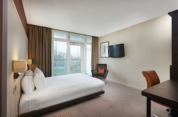 In-room safe, desk, laptop workspace, blackout curtains