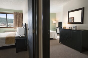 In-room safe, desk, iron/ironing board, free cribs/infant beds