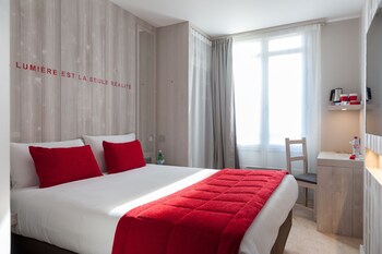 Premium bedding, in-room safe, desk, blackout curtains