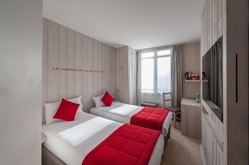 Premium bedding, in-room safe, desk, blackout curtains