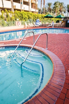 Outdoor spa bath