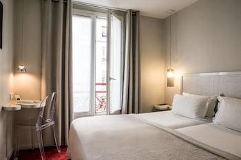 Premium bedding, in-room safe, individually decorated