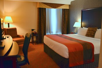 Premium bedding, in-room safe, desk, blackout curtains