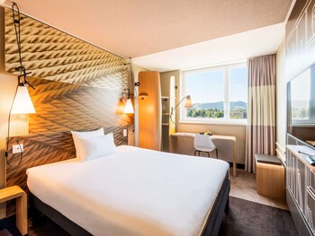 In-room safe, desk, iron/ironing board, free cots/infant beds