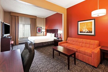 In-room safe, desk, iron/ironing board, free cribs/infant beds