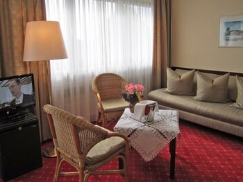 Hochwertige Bettwaren, Select-Comfort-Betten, Minibar, Zimmersafe