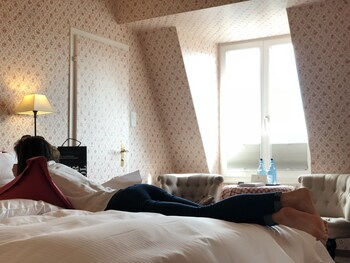 Een kluis op de kamer, individueel gedecoreerd, individueel gemeubileerd