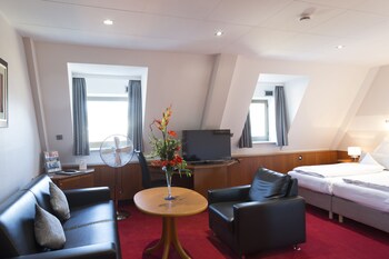 Allergikerbettwaren, Minibar, Schreibtisch