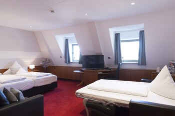 Allergikerbettwaren, Minibar, Schreibtisch