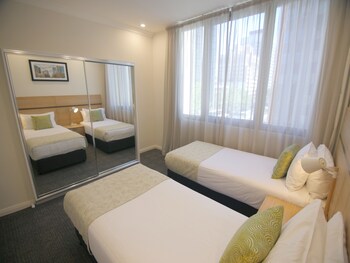 1 bedroom, in-room safe, desk, iron/ironing board