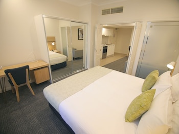 1 bedroom, in-room safe, desk, iron/ironing board