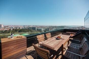 Allergikerbettwaren, Minibar, Zimmersafe, Schreibtisch