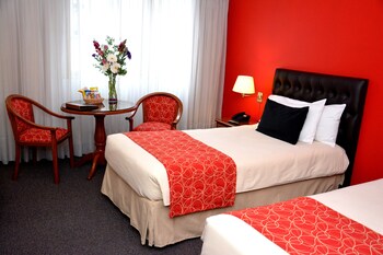 Premium bedding, in-room safe, desk, free WiFi
