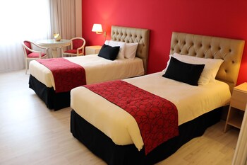 Premium bedding, in-room safe, desk, free WiFi