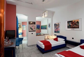 Hochwertige Bettwaren, Daunenbettdecken, Pillowtop-Betten, Minibar