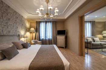 Hochwertige Bettwaren, Daunenbettdecken, Minibar, Zimmersafe