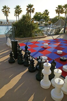 4 outdoor pools, pool umbrellas