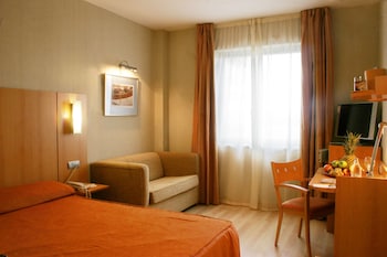 In-room safe, desk, soundproofing, WiFi