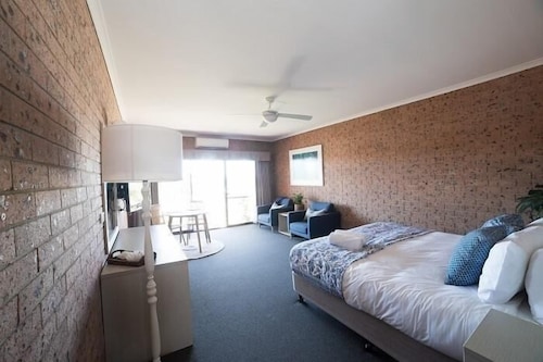 Mollymook Seascape Motel & Apartments