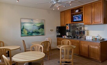 Desayuno continental, gratuito y diario