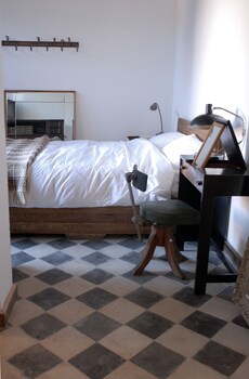 Ropa de cama de alta calidad, minibar, caja fuerte