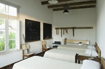 Ropa de cama de alta calidad, minibar, caja fuerte