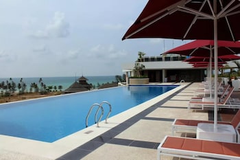 Outdoor pool, pool umbrellas