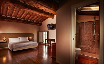 Biancheria da letto di alta qualità, una cassaforte in camera