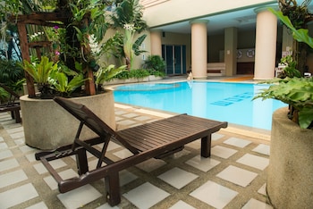 Outdoor pool, pool loungers