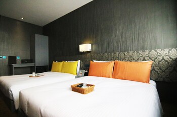 In-room safe, desk, free WiFi, linens