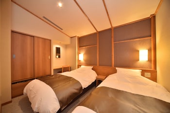 Premium bedding, free WiFi, linens