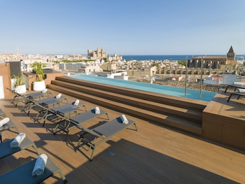 Indoor pool, outdoor pool, pool loungers