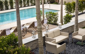 2 outdoor pools