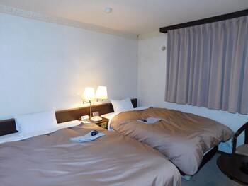 In-room safe, rollaway beds, free WiFi