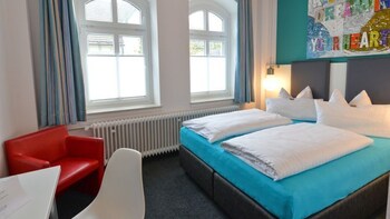 Individuell dekoriert, individuell eingerichtet, Schreibtisch