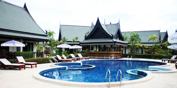 Outdoor pool, pool umbrellas, pool loungers