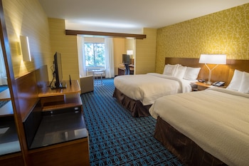 In-room safe, iron/ironing board, free wired internet, alarm clocks