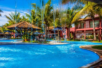 2 piscinas internas, 3 piscinas externas