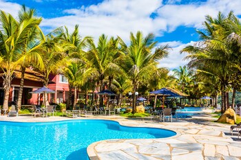 2 piscinas internas, 3 piscinas externas