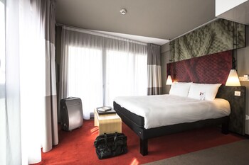 Centre d'affaires dans la chambre