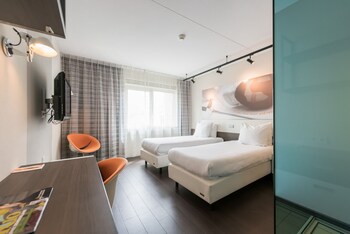 In-room safe, desk, cots/infant beds, rollaway beds