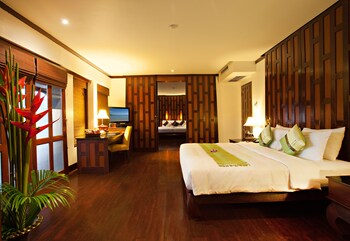 Minibar, in-room safe, individually decorated, individually furnished