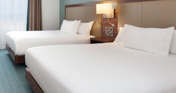 Minibar, in-room safe, free WiFi, linens