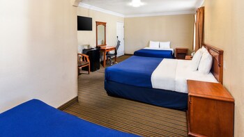Desk, blackout curtains, iron/ironing board, free WiFi