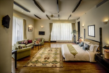 1 bedroom, premium bedding, minibar, in-room safe