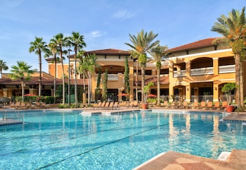 2 piscinas al aire libre (de 7:00 a 23:00), sombrillas, tumbonas