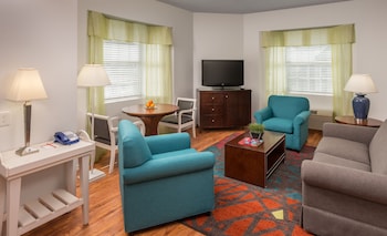 Premium bedding, in-room safe, desk, iron/ironing board