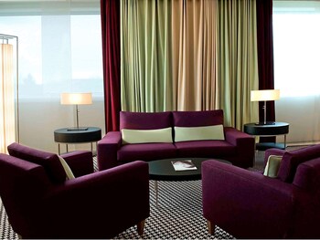 Premium bedding, free minibar items, in-room safe, desk